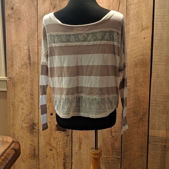 Kirra striped top with lace size medium - Picture 4 of 4